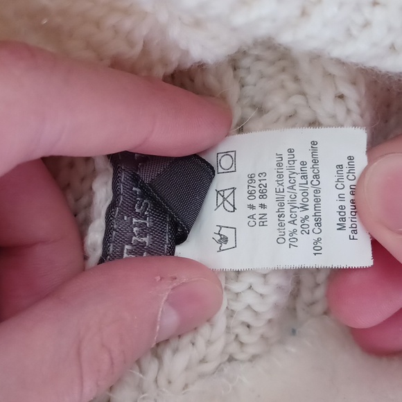 White knit classic hat - Picture 5 of 5